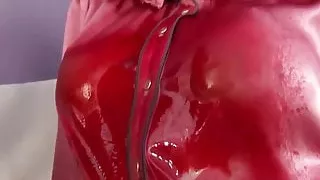 Busty glam lesbians get wet in dyke trio