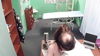 FakeHospital Sweet Doctor gives Valentine's flowers