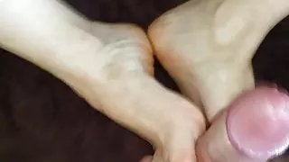 oiled up her soles and fucked her feet