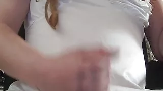 Crossdressing Sissy wichst und sperma im Satinslip