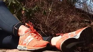 Vanessa Nike shoeplay resting PREVIEW