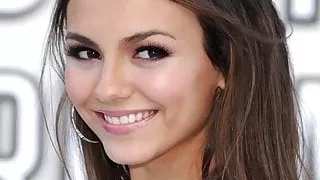 Karen Gillan  vs Victoria justice Rd 1 jerk off challenge