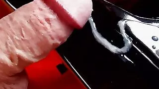 Cumshot auf Latexstiefel Handycam