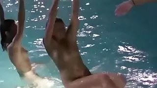 Naked Women Wet and Wild (xednorton)