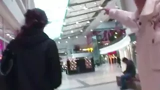 2 Boys seduce Strange Skinny Teen to Fuck Toilette in Mall