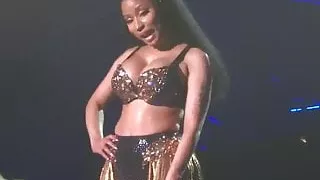 Nicki Minaj - Anaconda (Live) Paris, Zenith (26.03.2015)