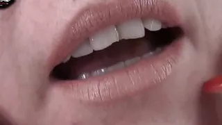 FemDom Sklaven Erziehung Worship Domina Lippen