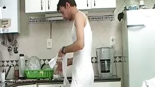 Ich liebe es, meinen Schwanz in sexy Frauenkleidern zu wichsen