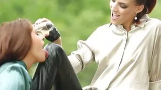 Glamcore eurobabe assfucked while friend licks clit