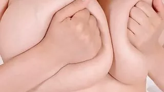 LUNA solo gros seins..