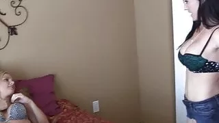 Shilo makes Lorianna worship her feet