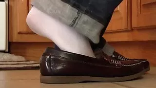 Caroline shoeplay Sperry while doing dishes PREVIEW