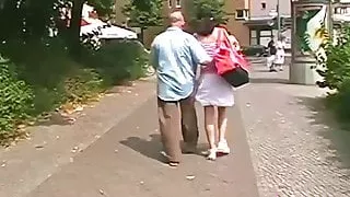 Opa will das junge Maedchen ficken