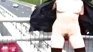 Teen flashes to passing truckers