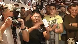 LECHE 69 Julia de Lucia in Public