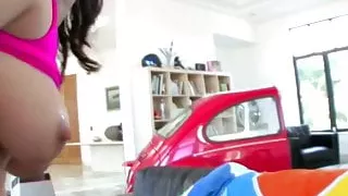 London Keyes and Kagney Linn Karter - Ass Parade