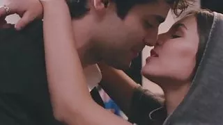 Victoria Justice hot kiss
