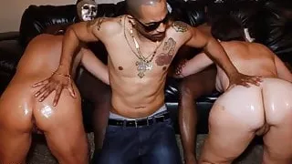 2 Cougars Squirting Hard for Bulls - C33bdogg