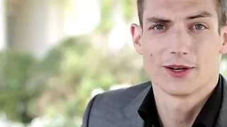 Solo stud tugging his dick until he explodes