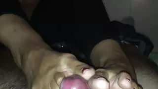 Footjob da esperta...