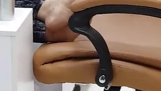 Reife asiatische Frau Füße