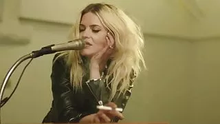 The Kills - Doing It To Death