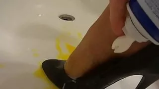 play with her High heels during her holidays (part 3)