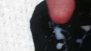 Sperma auf ihren Socken - Einfach getragene schwarze Knöchelstrümpfe