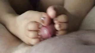 Girl Gives me Footjob 1 (cumshot)