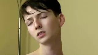 Slim twink Benjamin Riley likes stuffing his toy in his ass