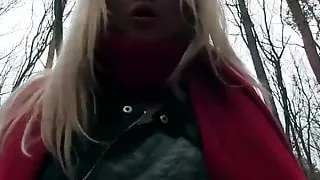 Blonde hottie Cayla Lyons has small tits and loves to suck