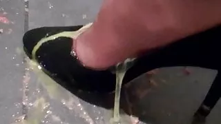 rare quelle les laisse au bureau