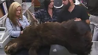 Lesbians Pawn Their Asses! - XXX Pawn