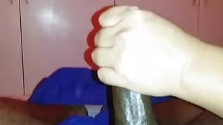 Thai Lady - Handjob massage to Indian Desi Cock Part 2