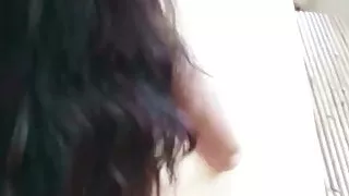 Stiefsohn erwischt Mutti nackt in Kueche und bekommt Fick