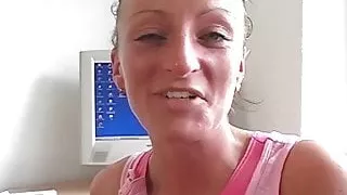 Das erste mal vor der Kamera befriedigt