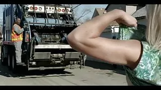 Emily Bergl in Shameless