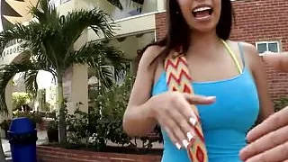 Ass shaking like crazy