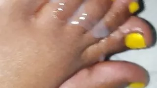 Cum On Toes