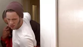 Ebony Bottom Hunk in den Arsch gefickt und dann gewichst