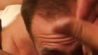 HOTTEST Sperma schluckende Sklavin leckt ihren Arsch und ihre Eier