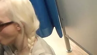 XFotzieX. Public Fick im Laden