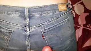 MILF in cum covered Levis 505