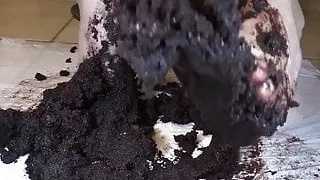 Lelu Love-Lick Messy Chocolate Cake Off My Feet JOE