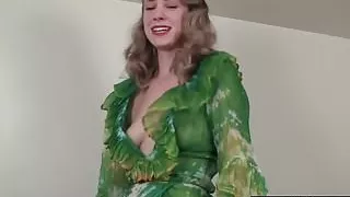 Elegant Carmen Masturbating