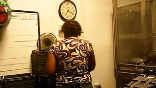 sexxy ass dancing down