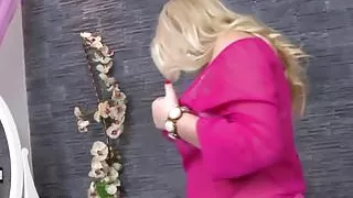 bbw babe makes her juicy pussy with a glass toy