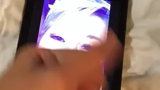 Schneller Cumshot auf gefälschtem Bild eines Freundes