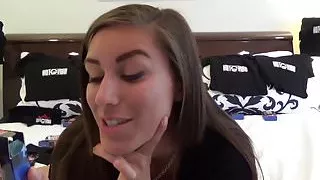 Sexy Brunette Babe shows off on cam