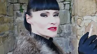 autumn smoking -  Cheyenne de Muriel